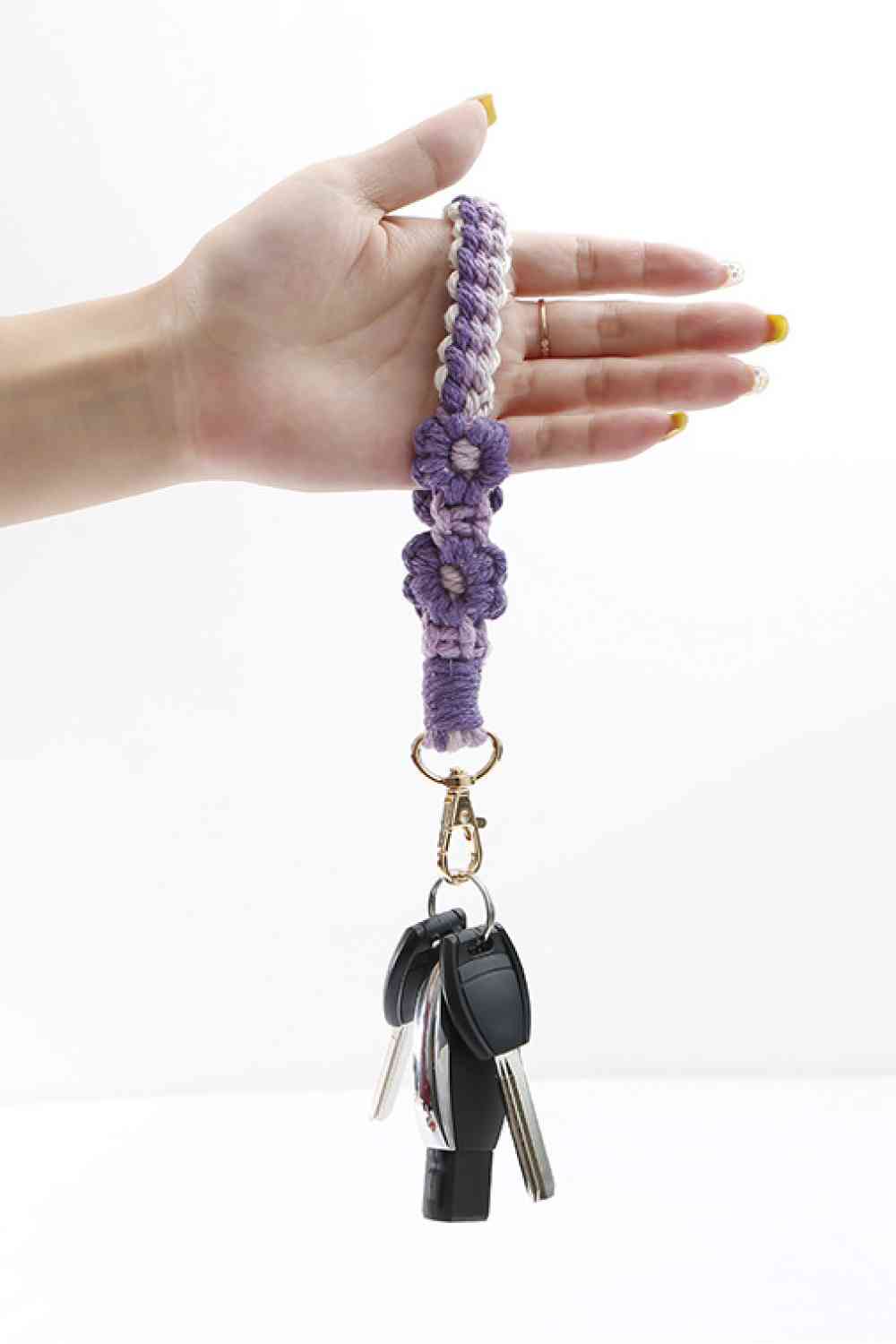 Flower Shape Wristlet Zinc Alloy Closure Macrame Key Chain